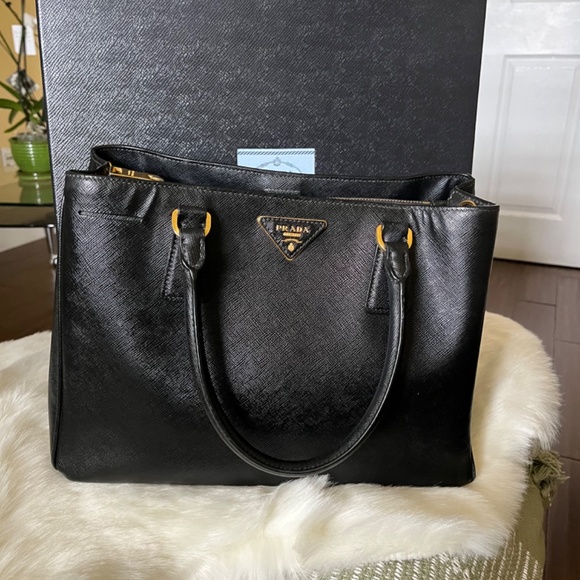 Genuine Prada Saffiano Galleria Tote - Picture 6 of 16